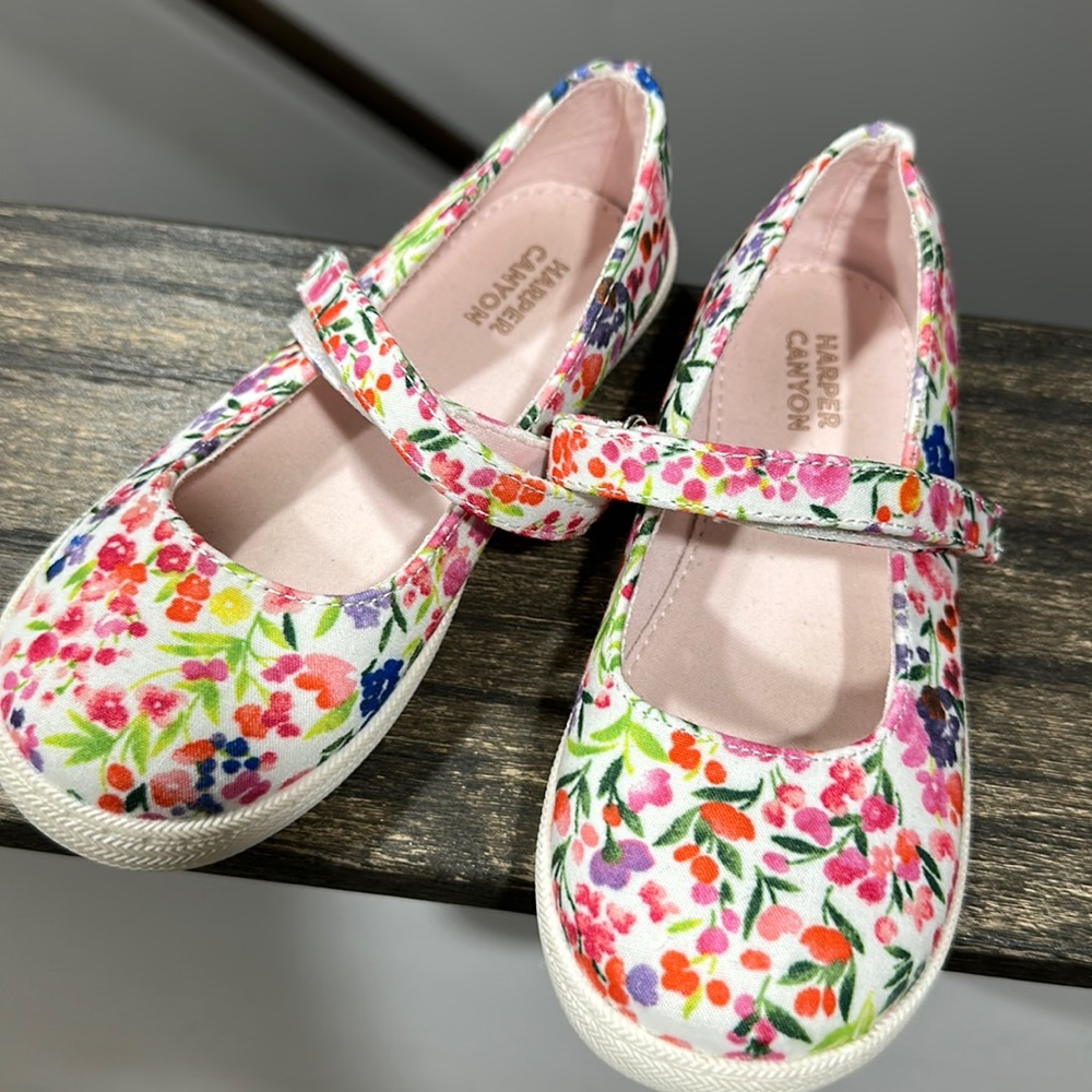 Floral slip-on shoes